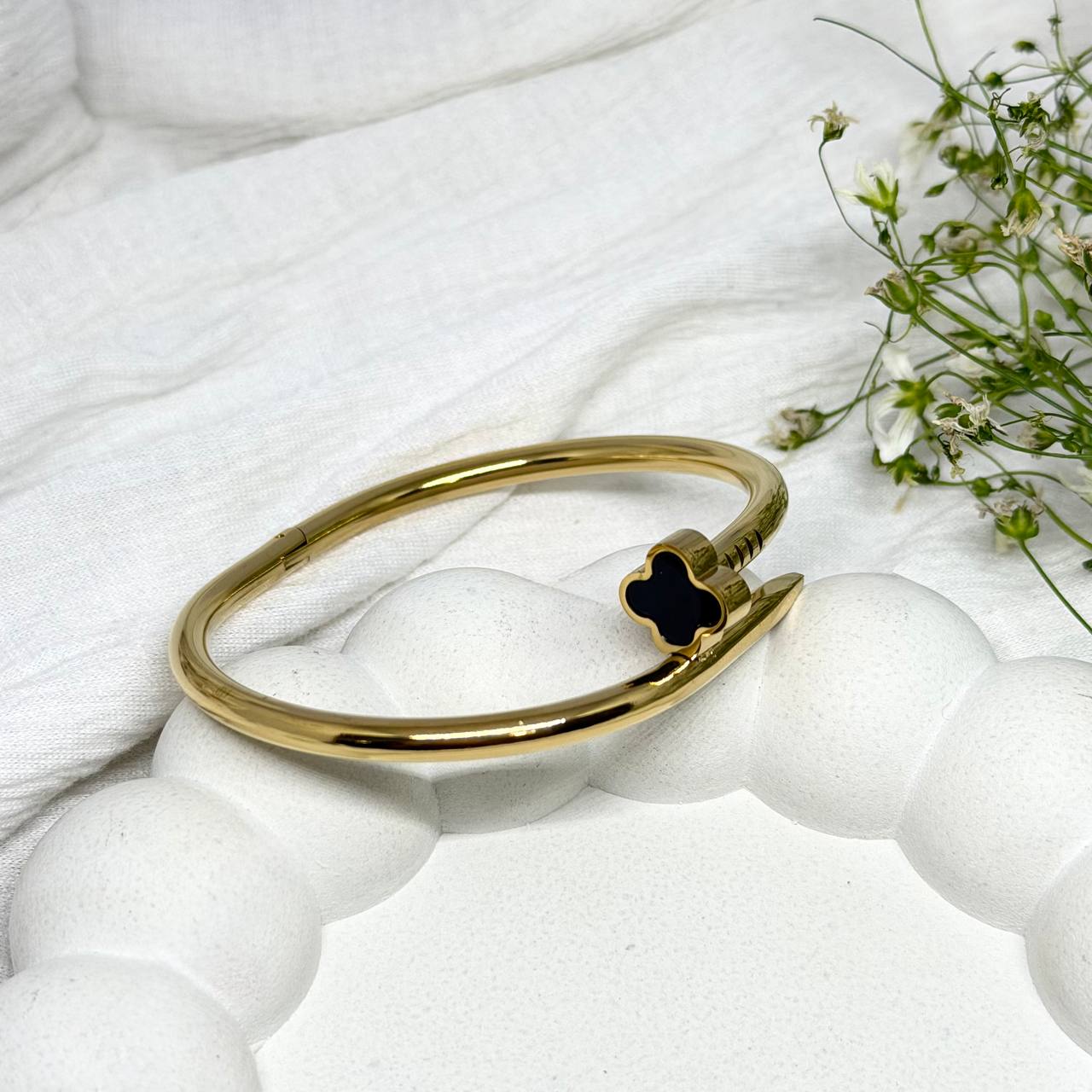 Clover Grace Gold Bracelet