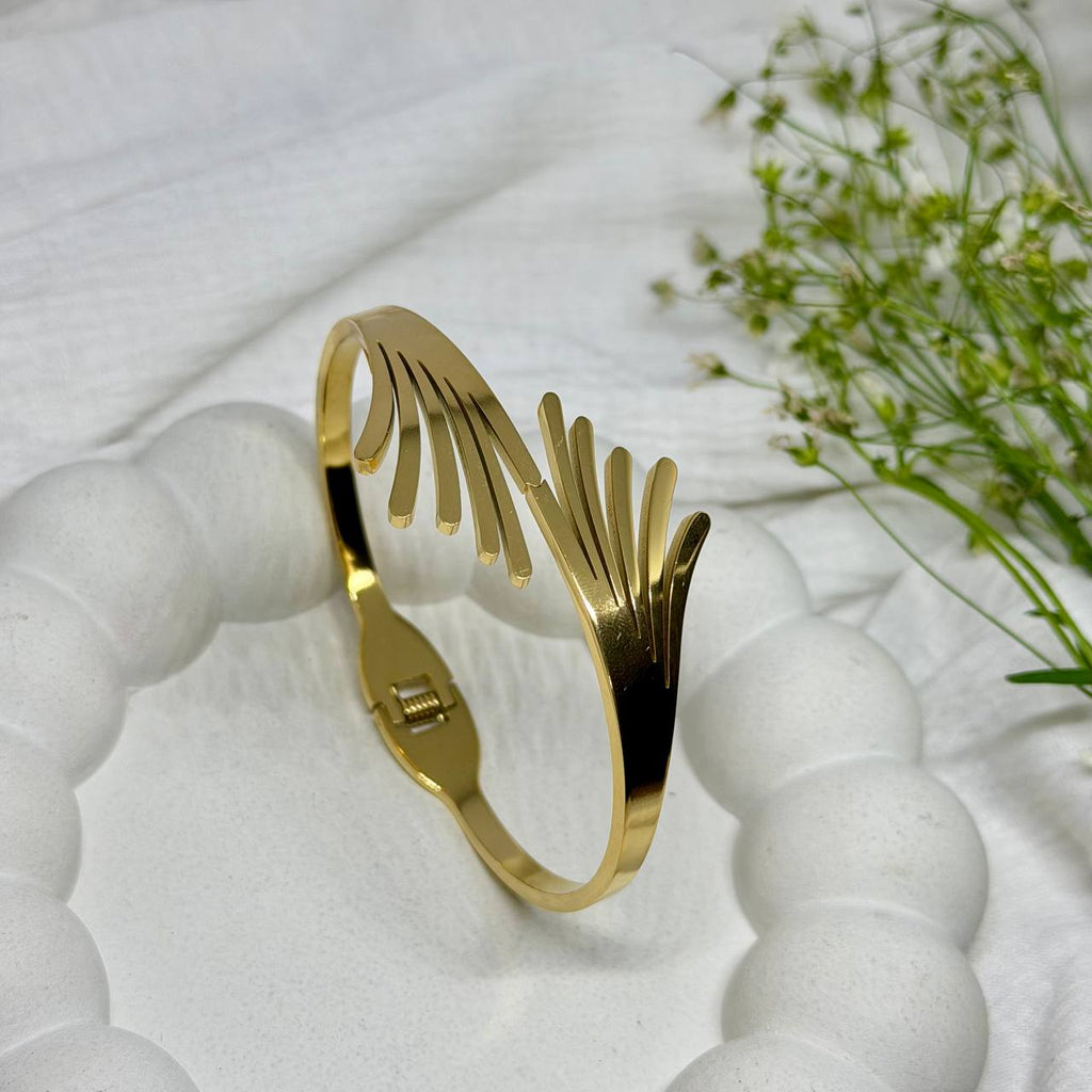 Angel Wing Flow Bracelet