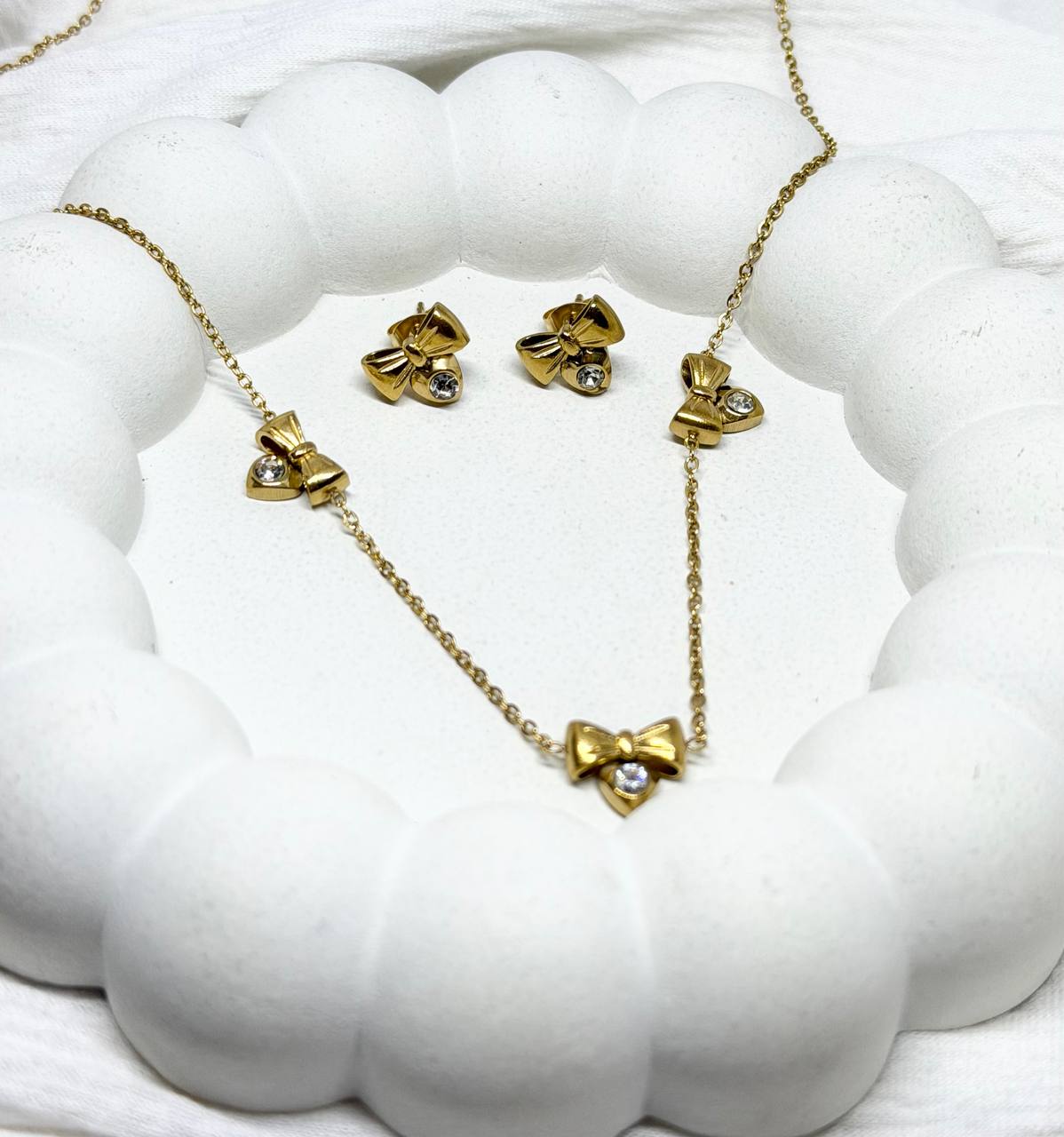 The Bow & Heart Solitaire Set