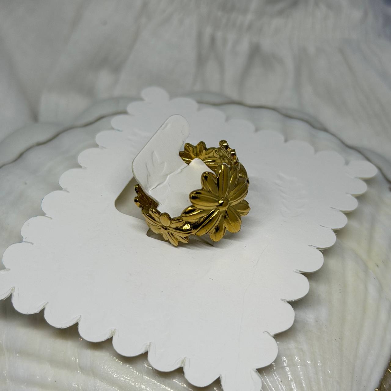 Daisy Chain Garland Ring