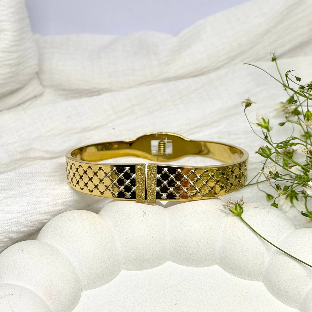 Diamond Weave Texture Bracelet