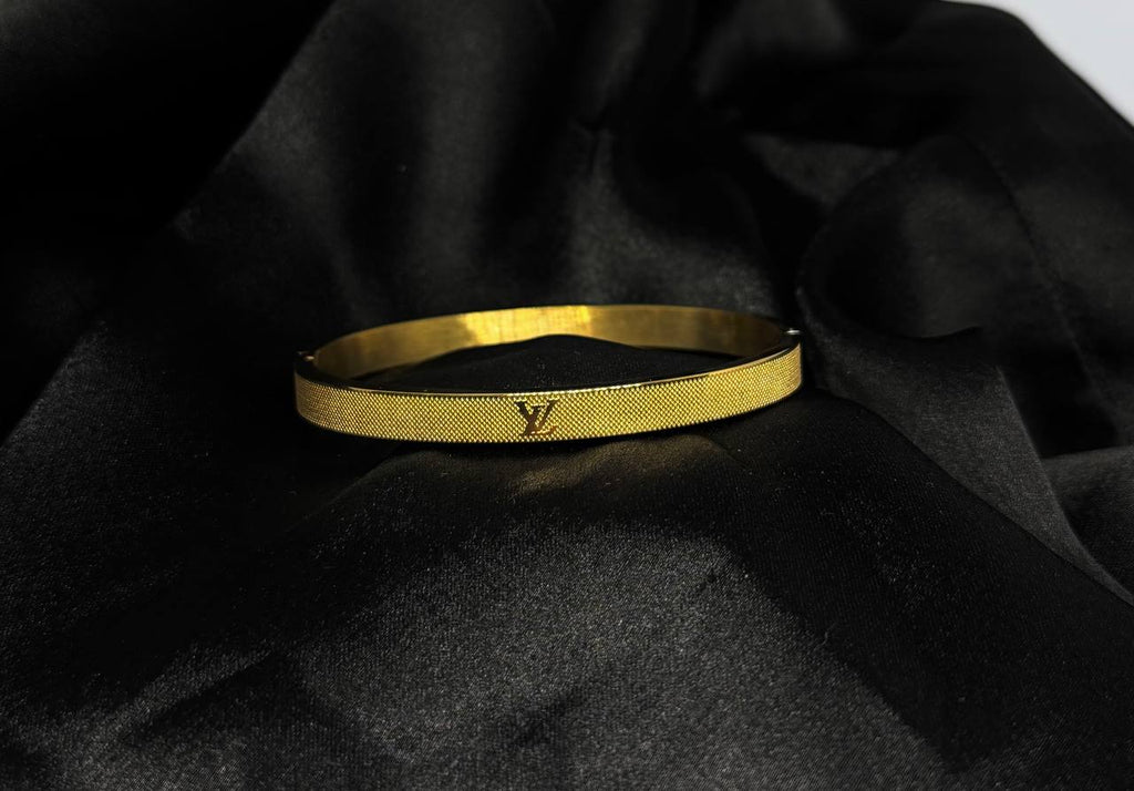 Louis Vuitton Minimal LV Bracelet