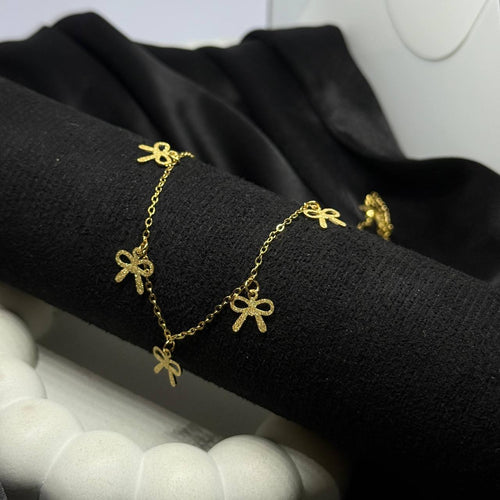 Aurora Clover Grace Necklace