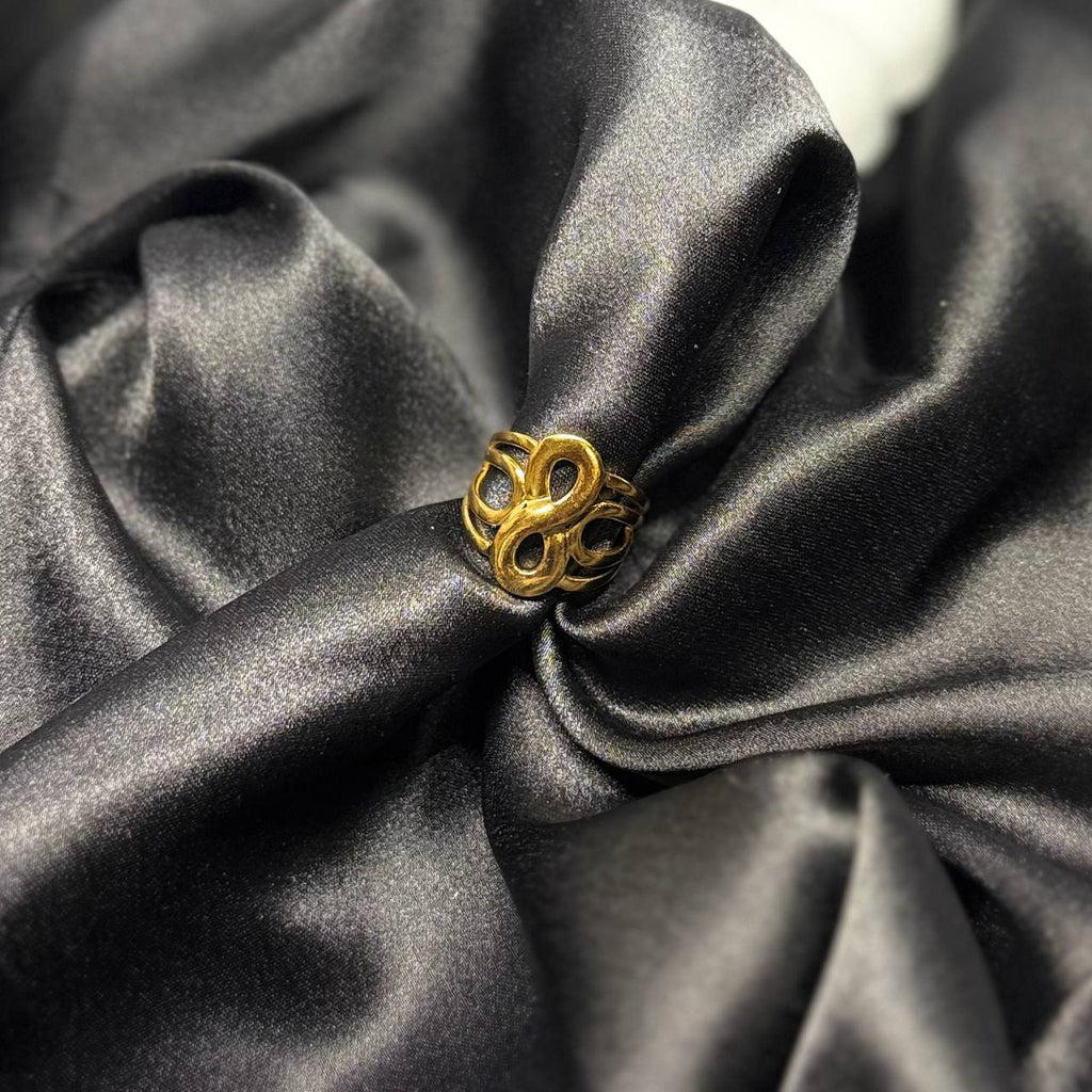 The Eternal Infinity Knot Ring