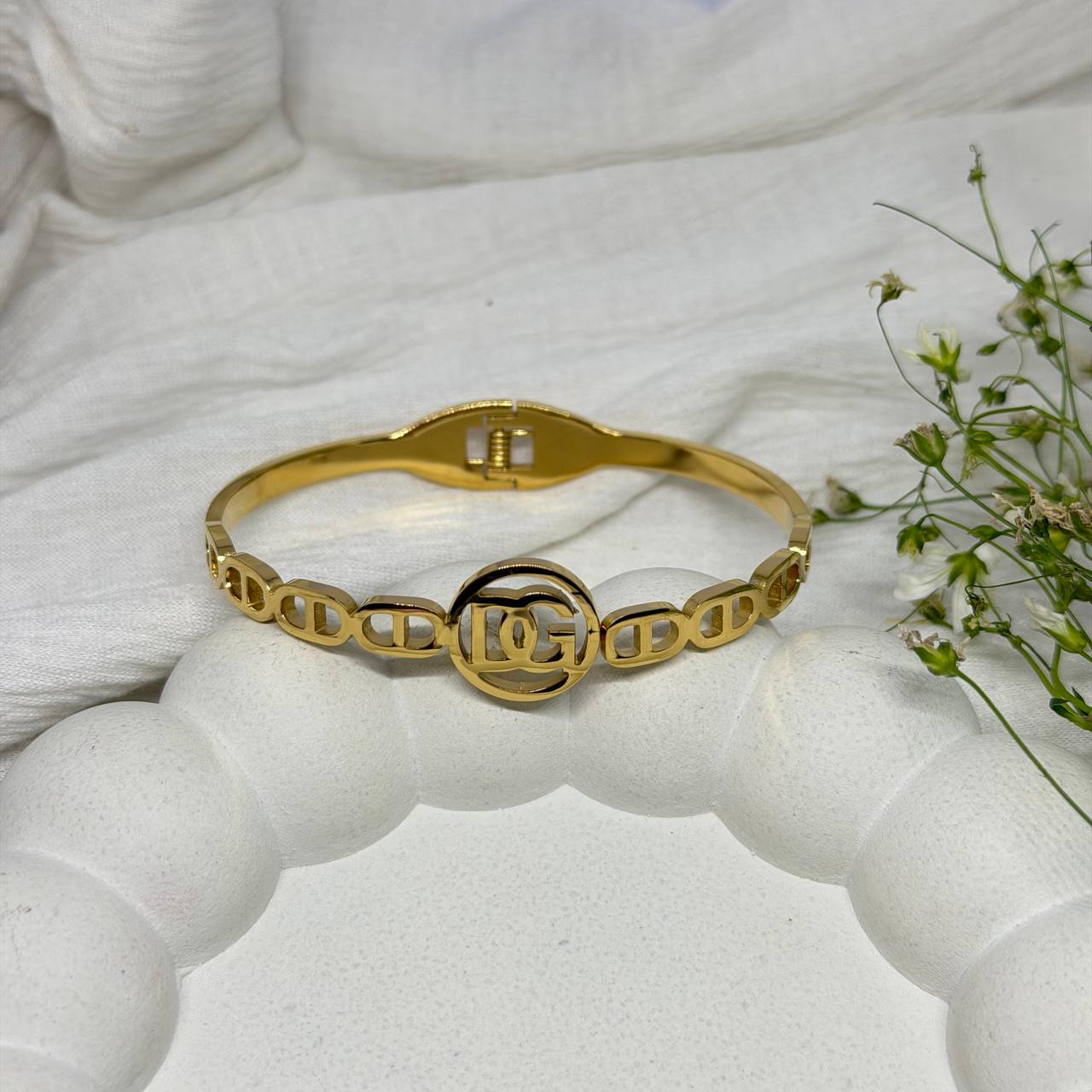 Interlock Emblem Gold Bracelet