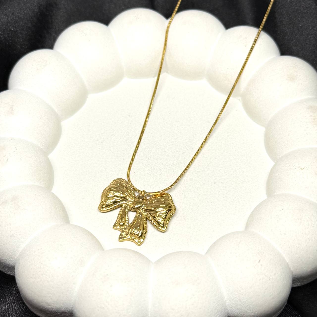 Golden Bow Elegance Necklace