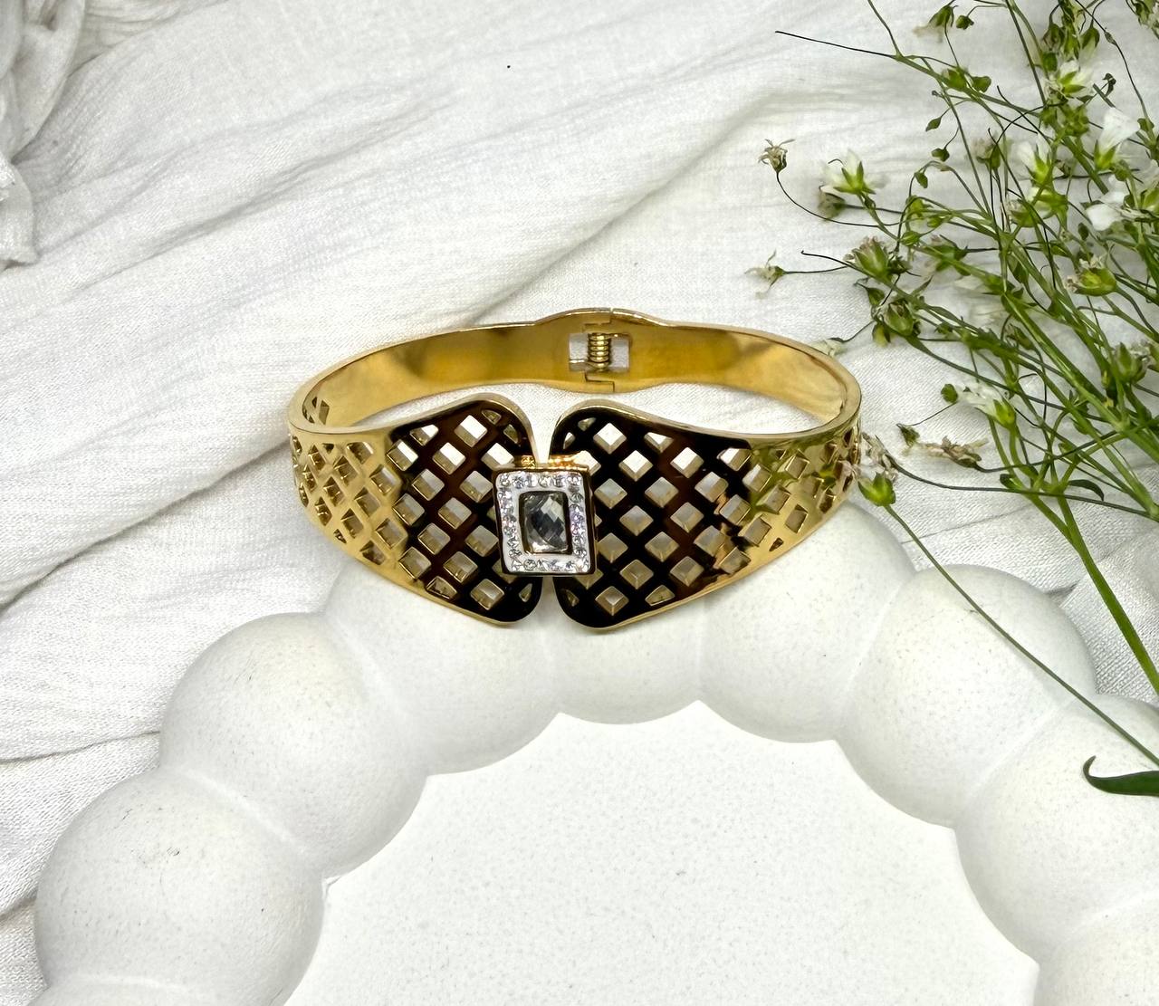 Lattice Heart Crystal Bracelet