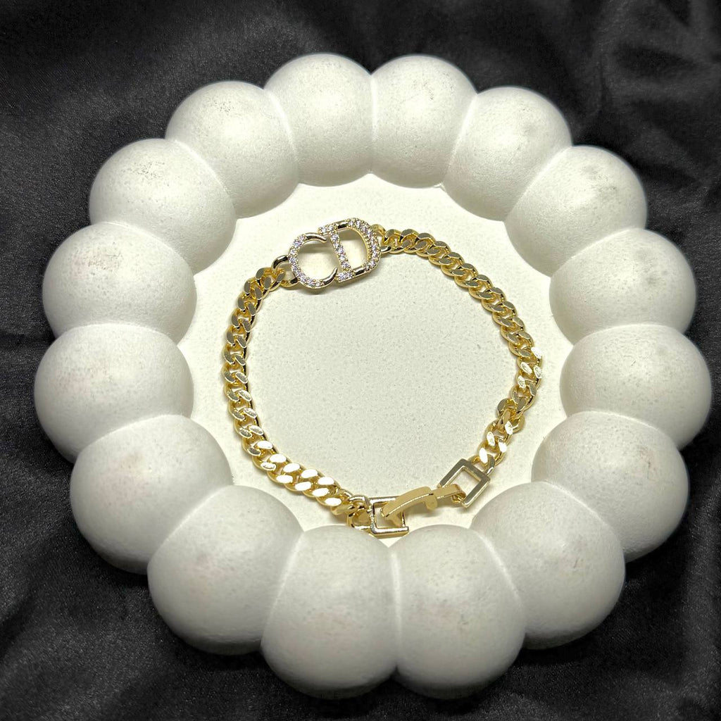 The Royale Signature Chain
