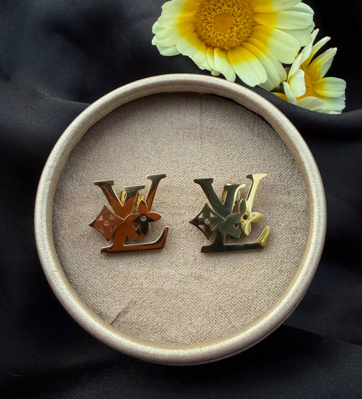LV Gold Studs