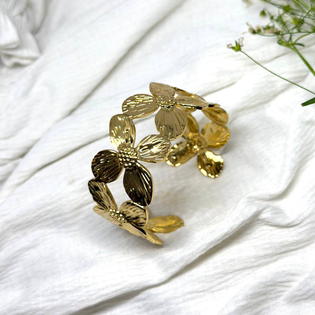 Floral Bloom Circle Bracelet