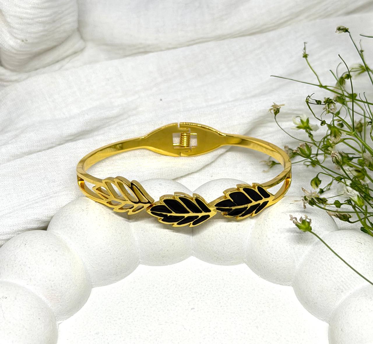 Golden Leaf Elegance Bracelet