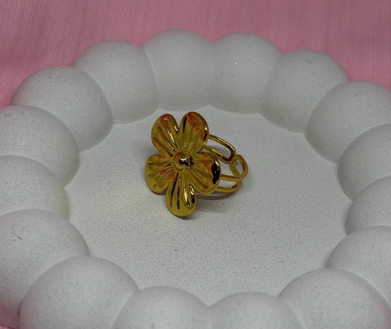 Minimalist Petal Ring