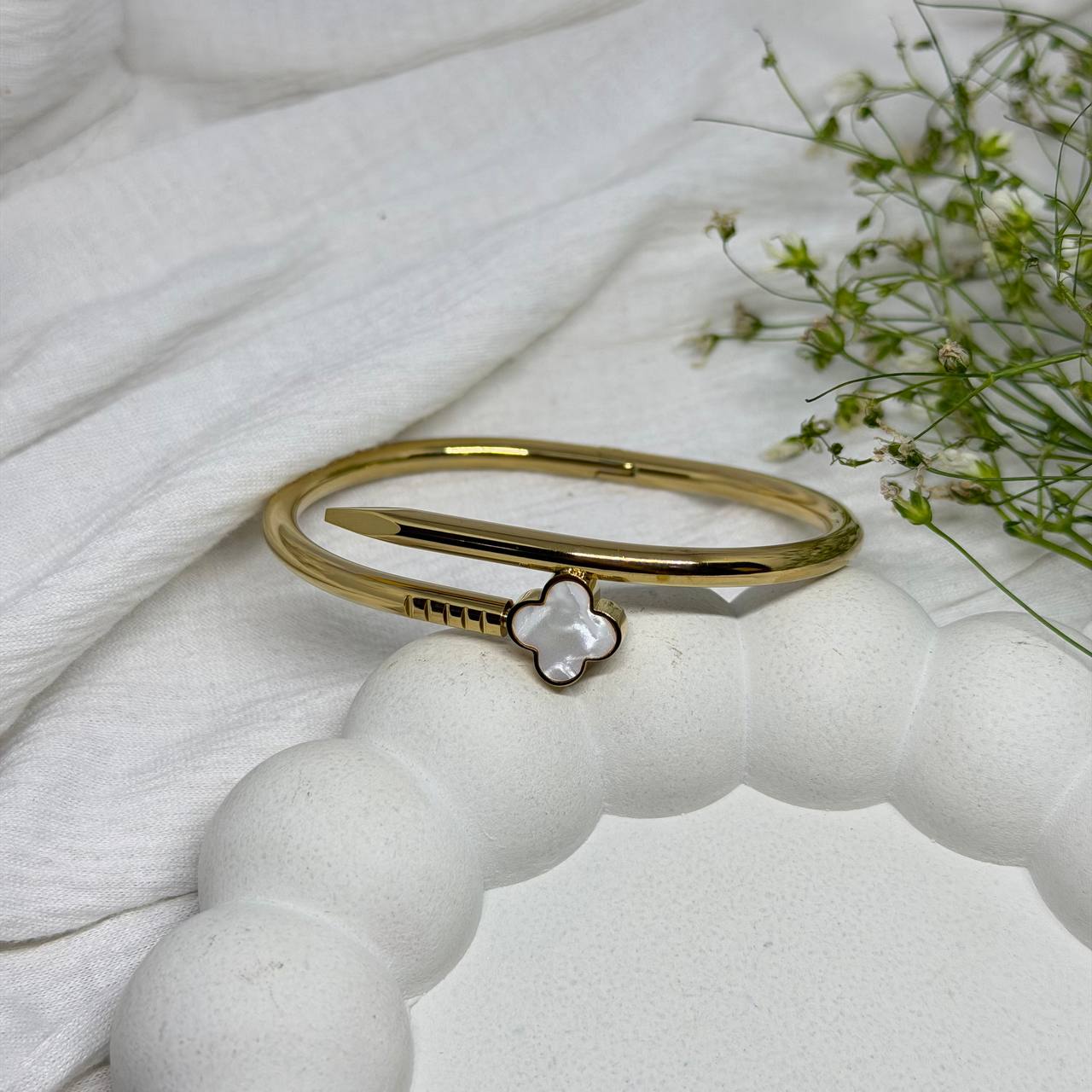 Van Cleef Clover Nail Gold Bracelet