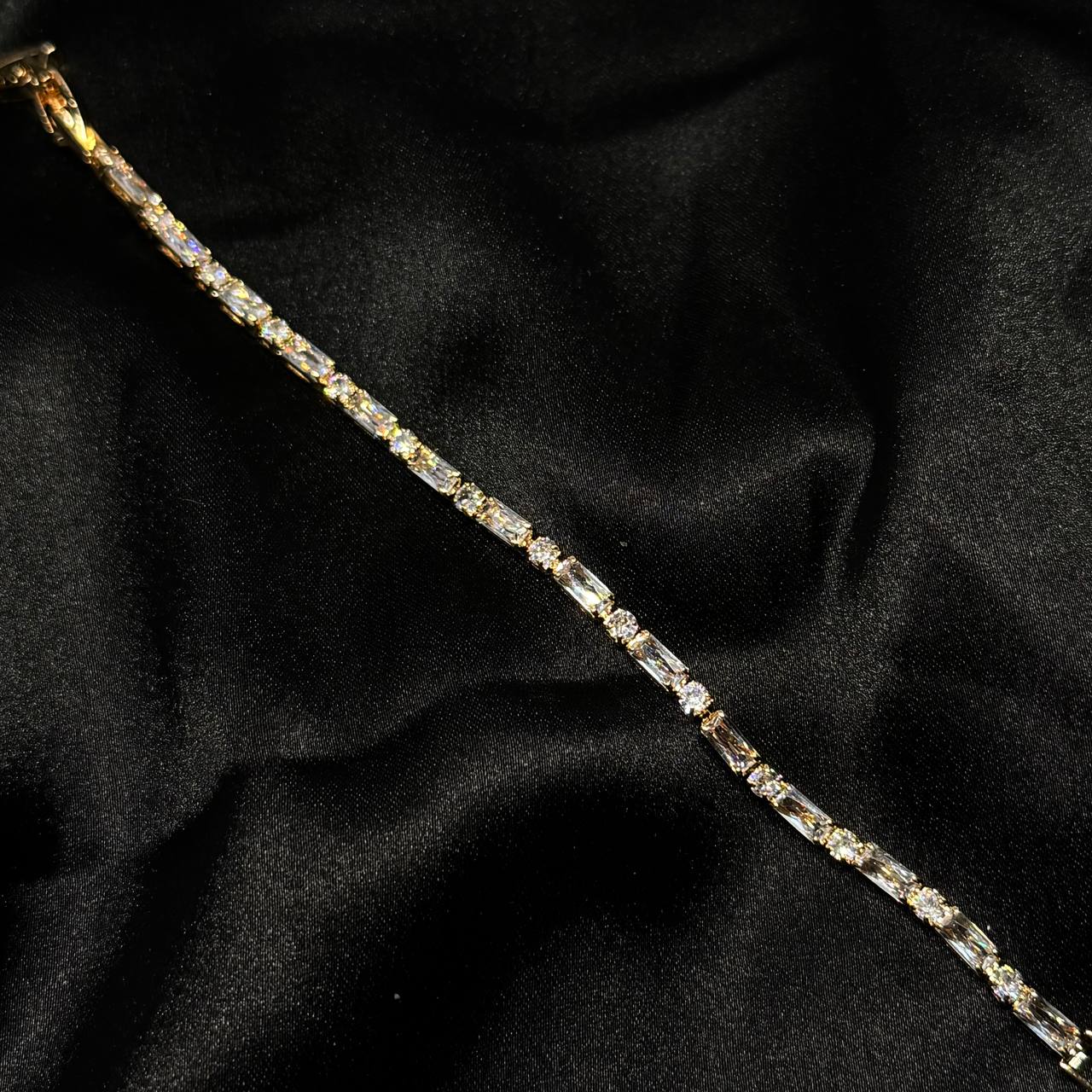 The Prestige Crystal Link