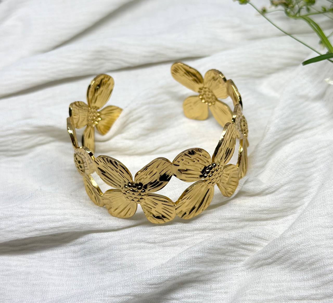 Floral Bloom Circle Bracelet