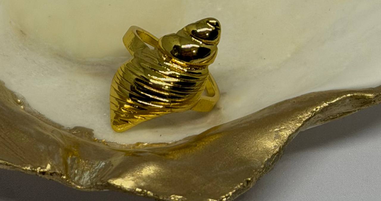 Vintage Shell Ring
