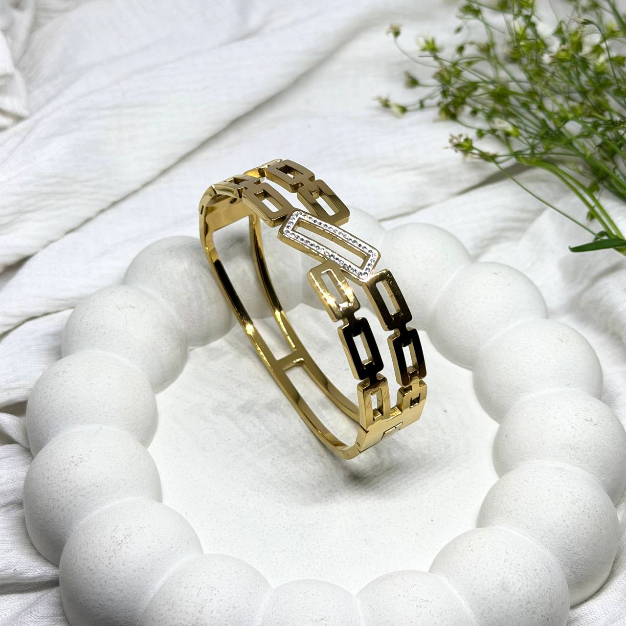 The Sovereign Frame Diamond-Line Bracelet