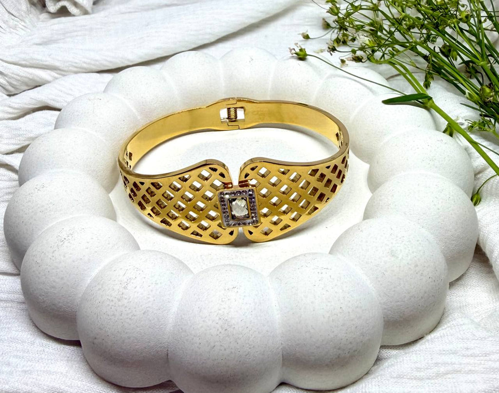 Lattice Heart Crystal Bracelet