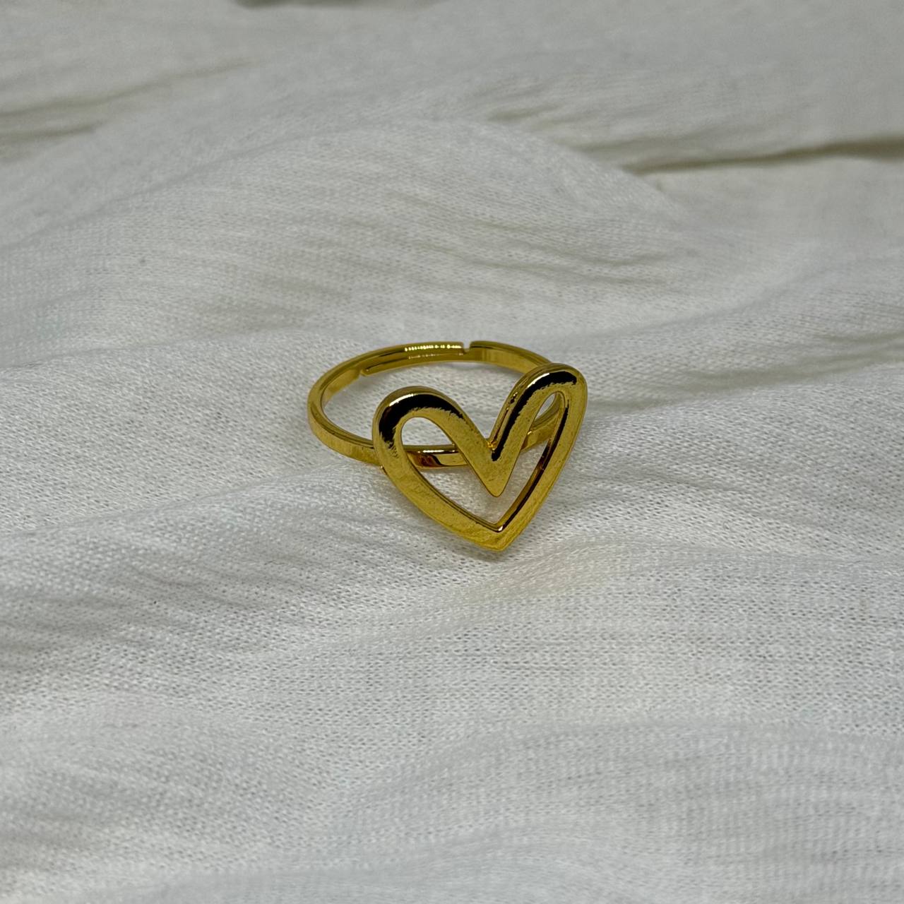 Hollow Heart Ring