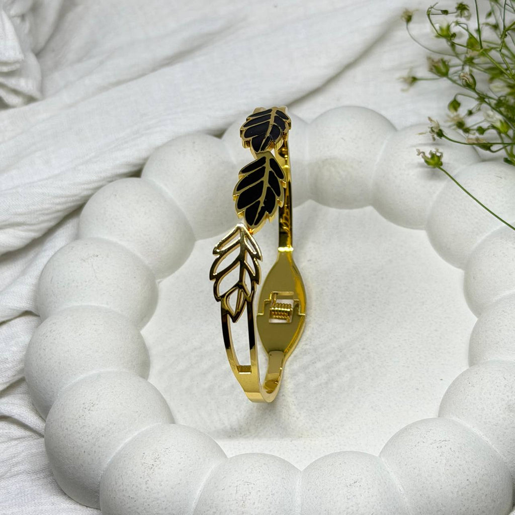 Golden Leaf Elegance Bracelet