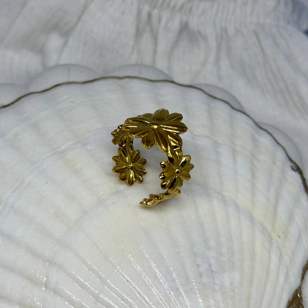 Daisy Chain Garland Ring