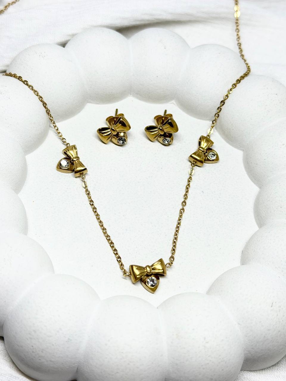 The Bow & Heart Solitaire Set