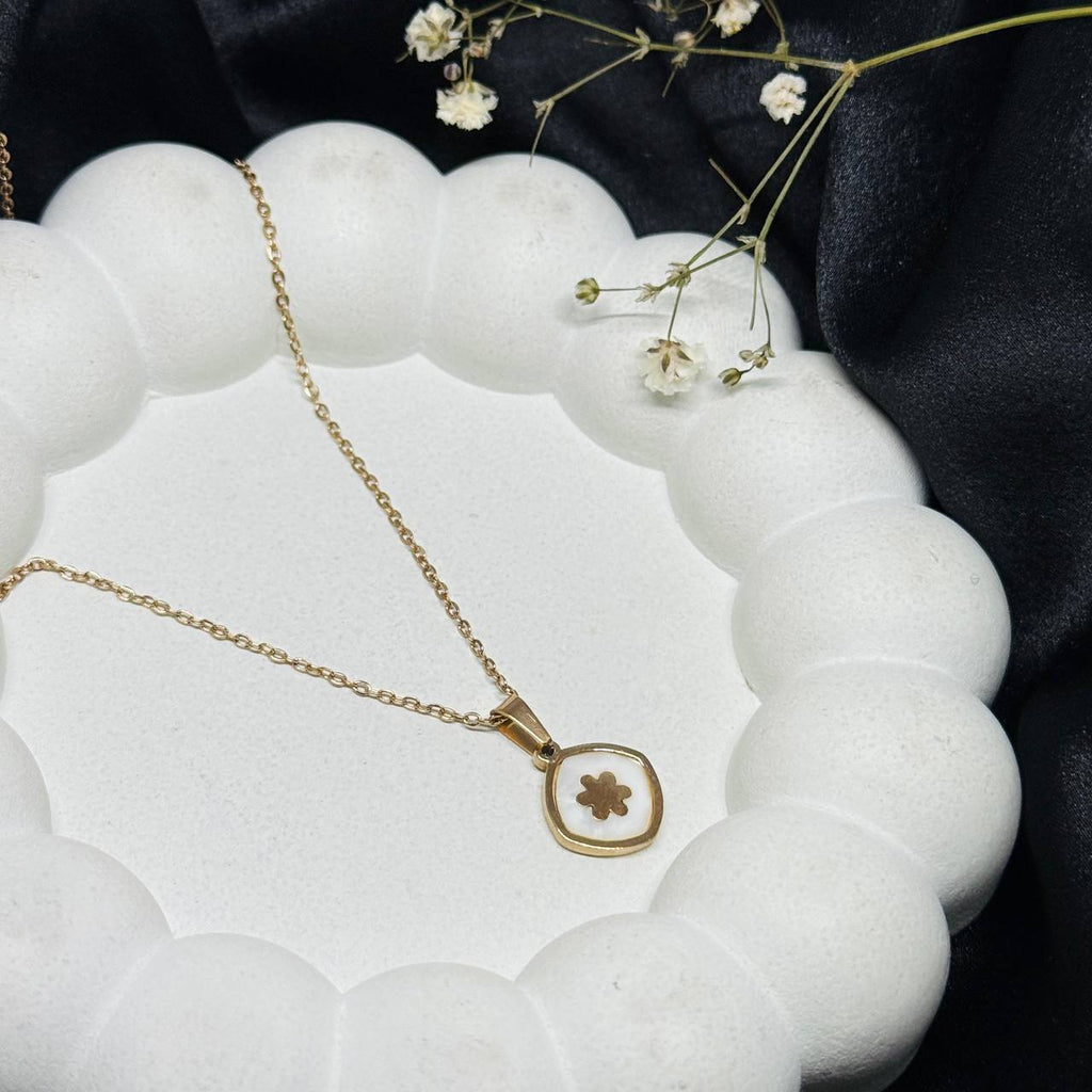Ivory Clover Frame Necklace