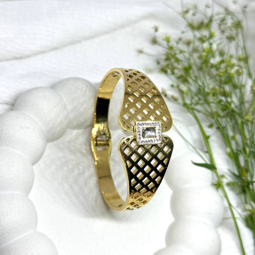 Lattice Heart Crystal Bracelet
