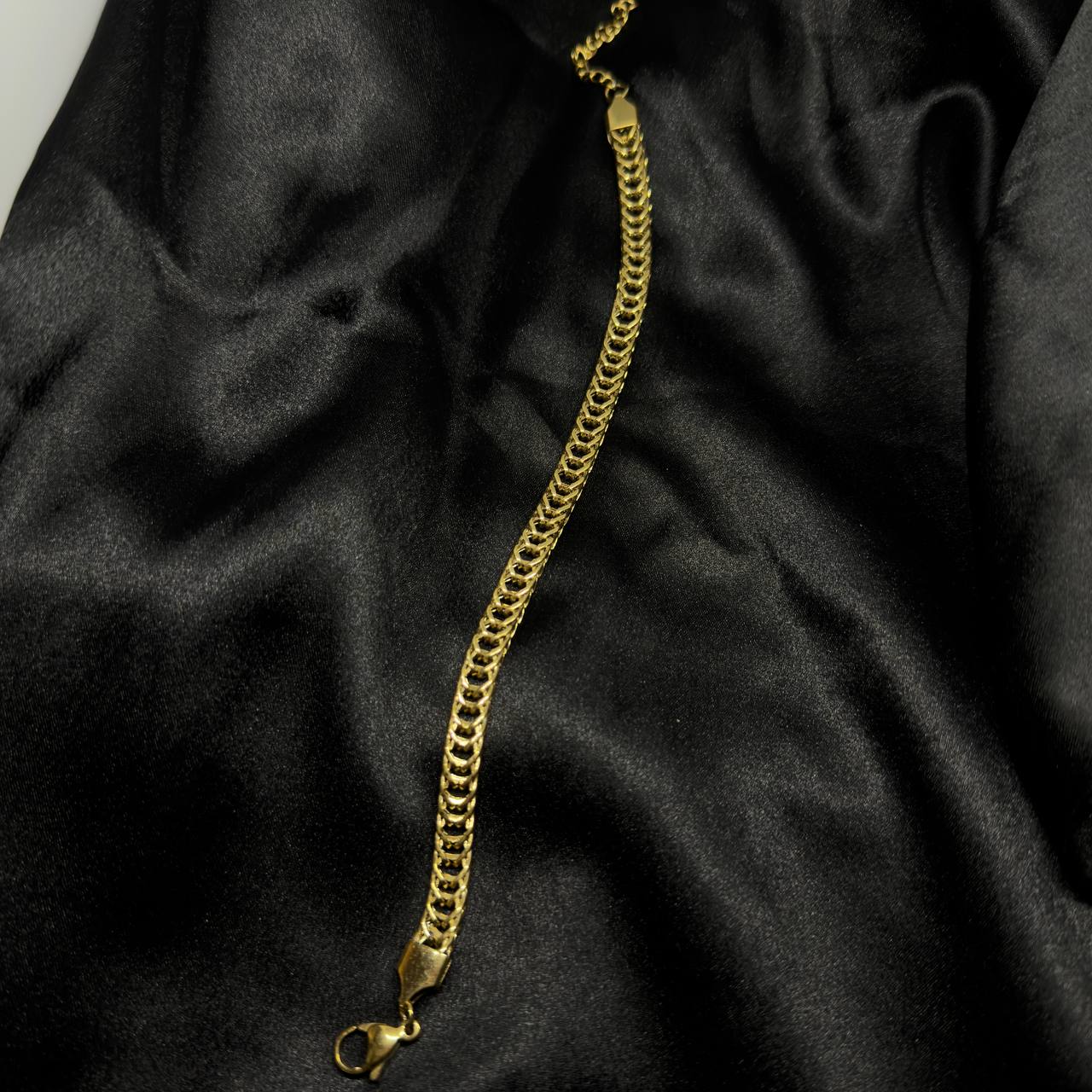 The Imperial Cuban Sovereign Bracelet