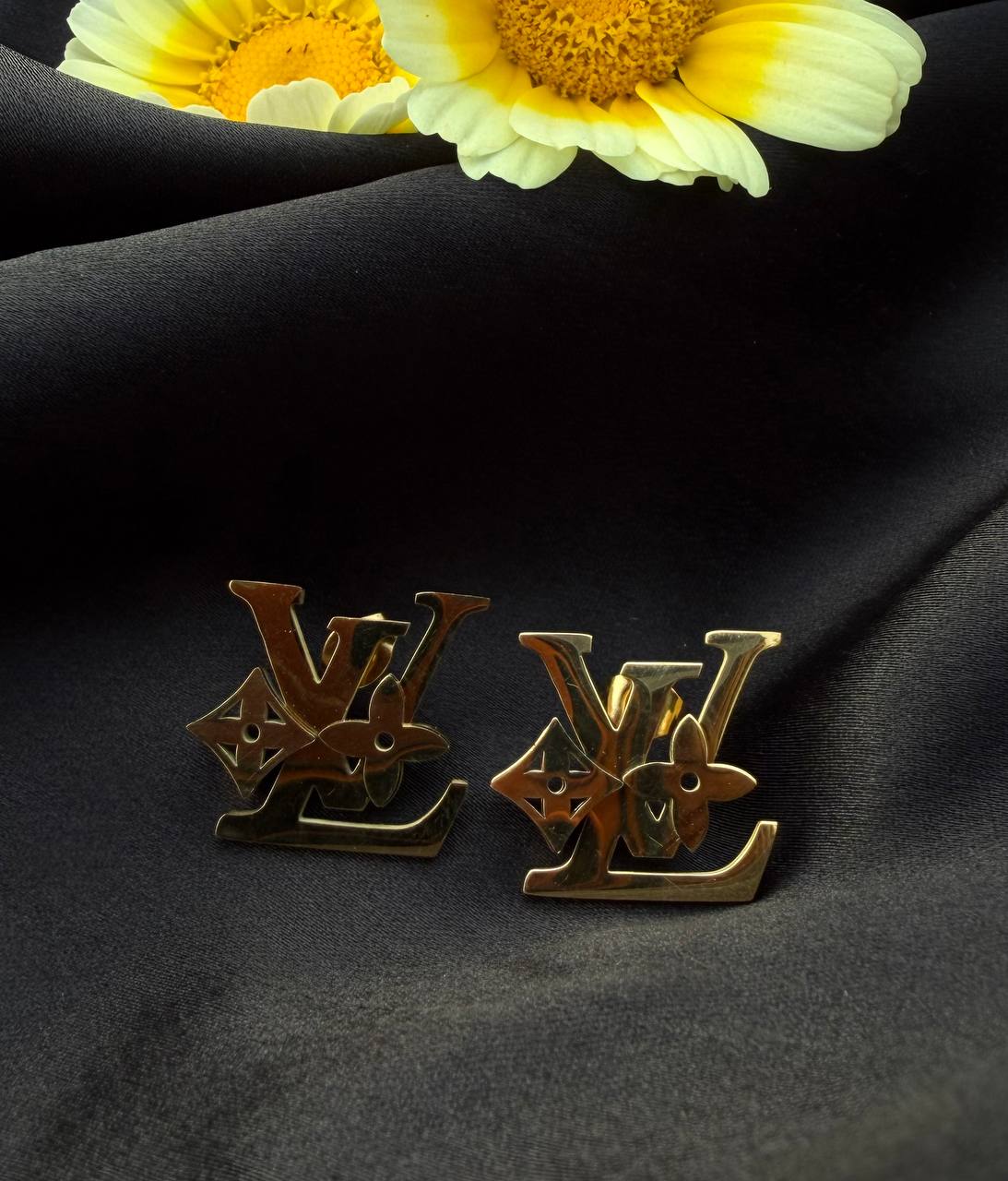 LV Gold Studs